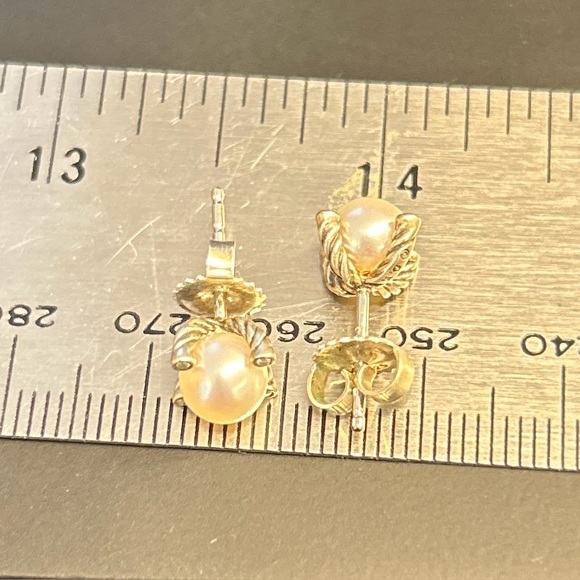 David Yurman silver earrings w/ diamonds - Picture 6 of 8